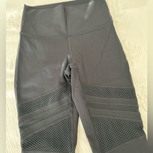 LuLuLemon Mesh Leggings Dark Gray size 4 length 27